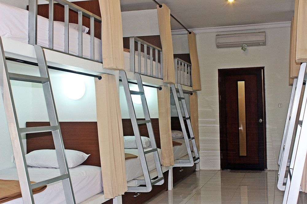 Mirah Hostel レギャン エクステリア 写真