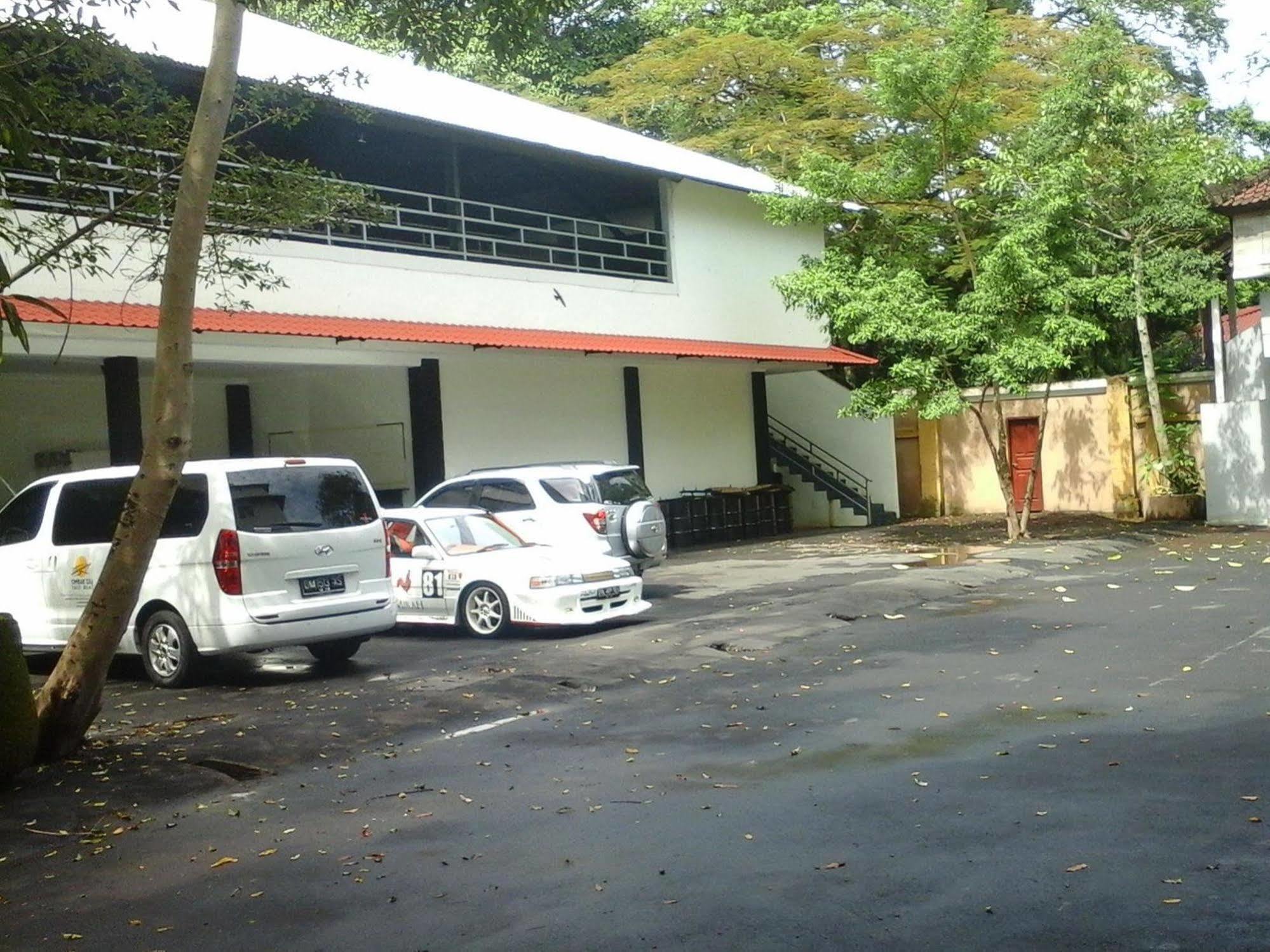 Mirah Hostel レギャン エクステリア 写真